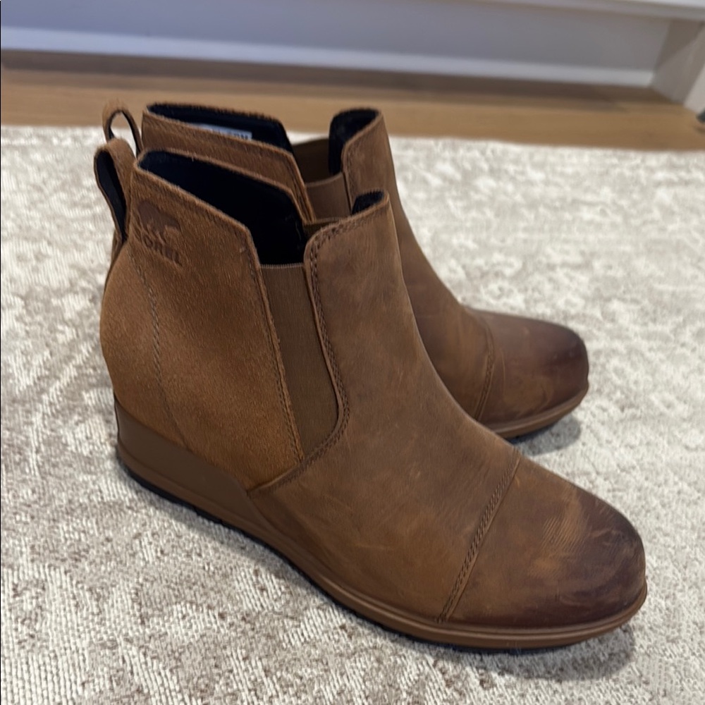 Sorel Evie Women's Tan Wedge Boots size 10